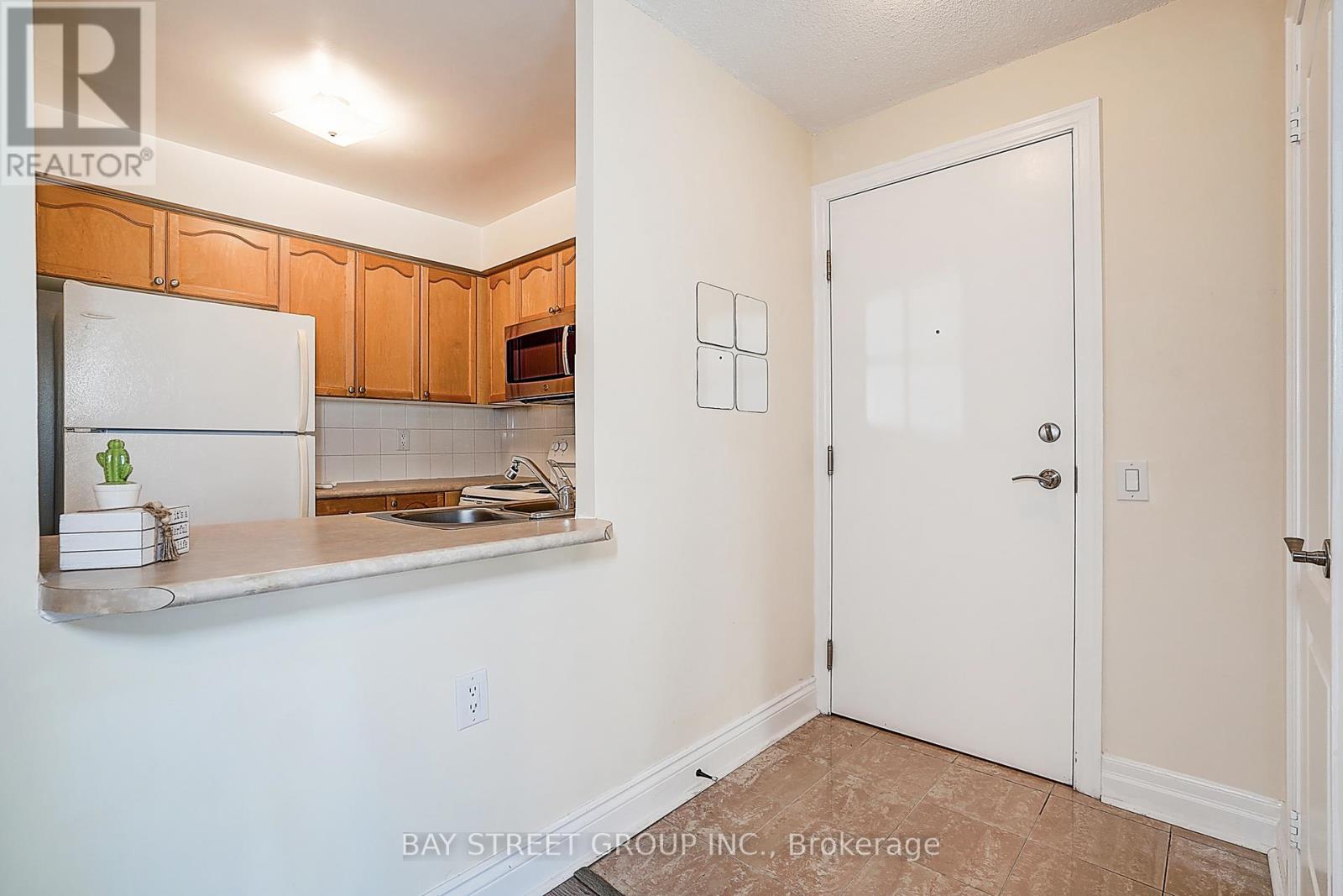 313 - 21 Hillcrest Avenue, Toronto (Willowdale East), Ontario  M2N 7K2 - Photo 21 - C12401974