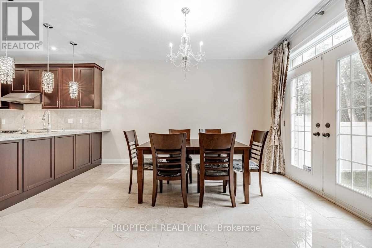 65 Magdalan Crescent, Richmond Hill, Ontario  L4E 0N5 - Photo 10 - N12401948