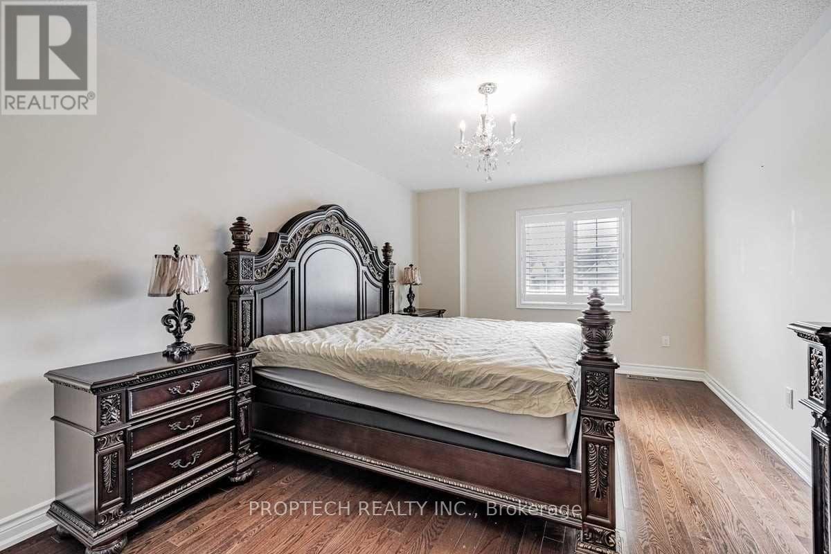 65 Magdalan Crescent, Richmond Hill, Ontario  L4E 0N5 - Photo 19 - N12401948