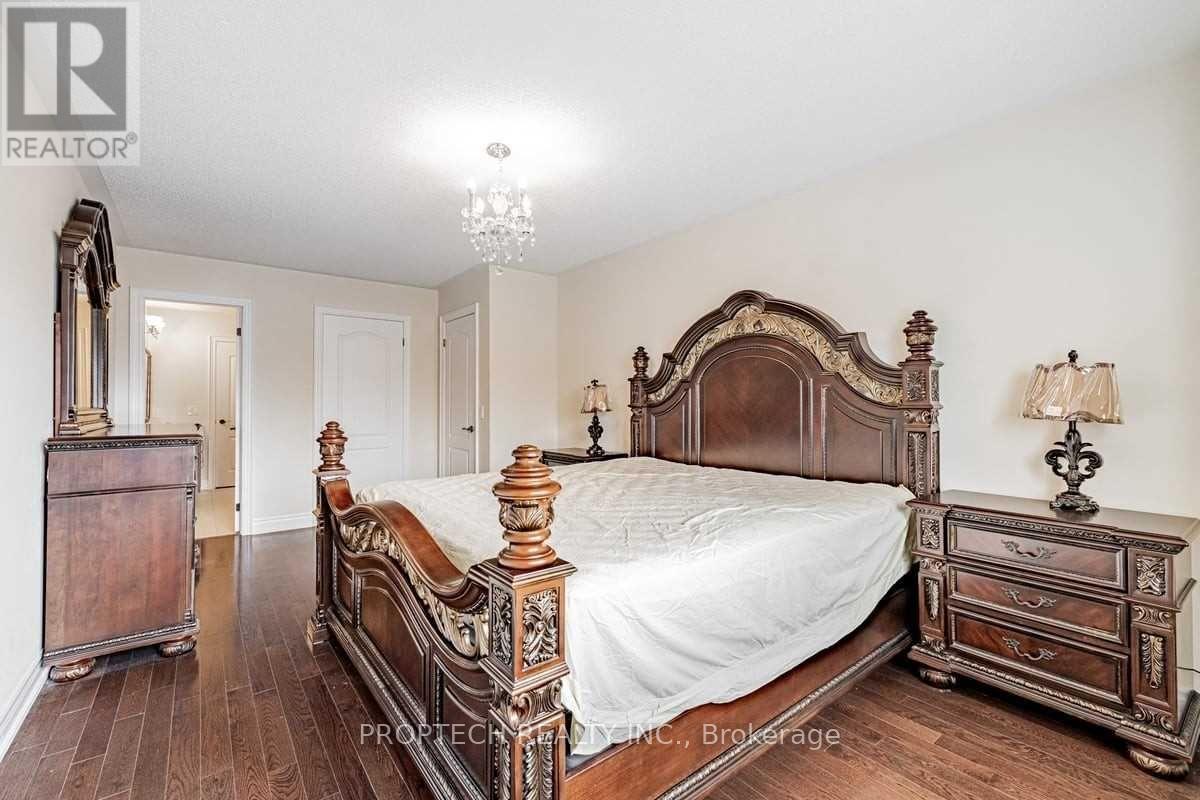 65 Magdalan Crescent, Richmond Hill, Ontario  L4E 0N5 - Photo 20 - N12401948