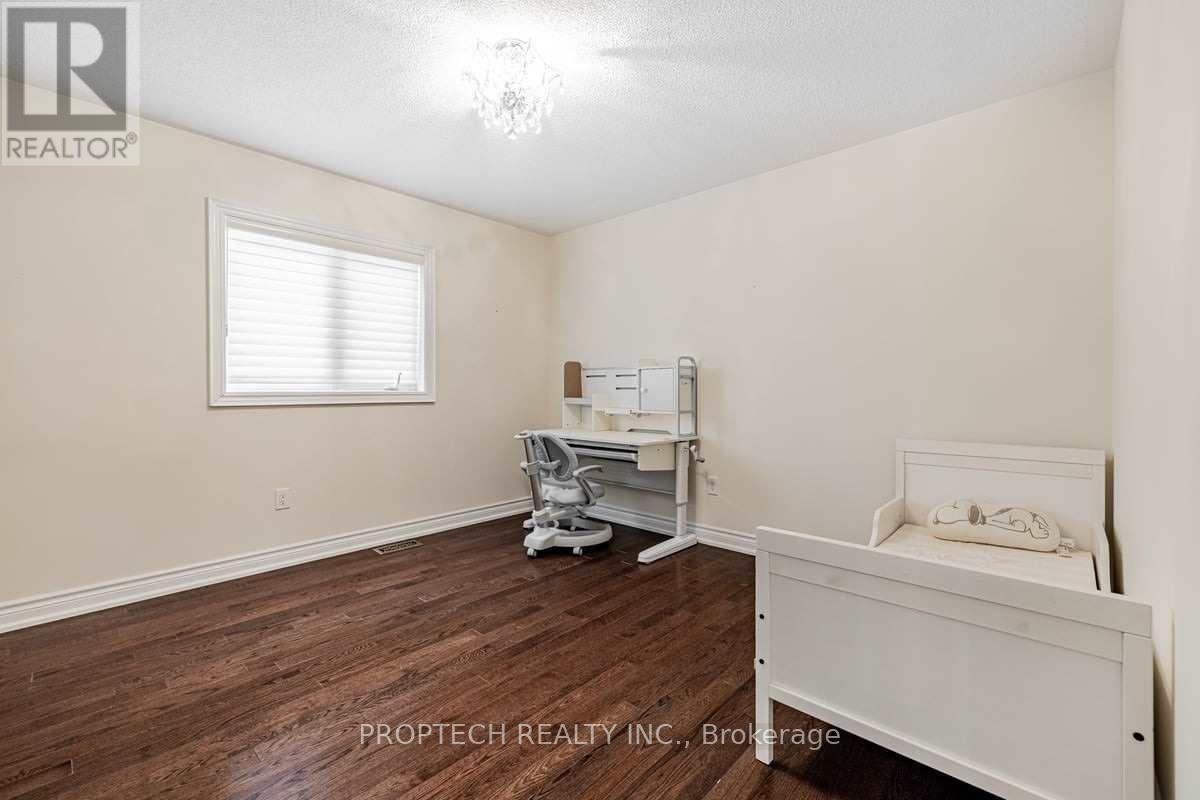 65 Magdalan Crescent, Richmond Hill, Ontario  L4E 0N5 - Photo 22 - N12401948