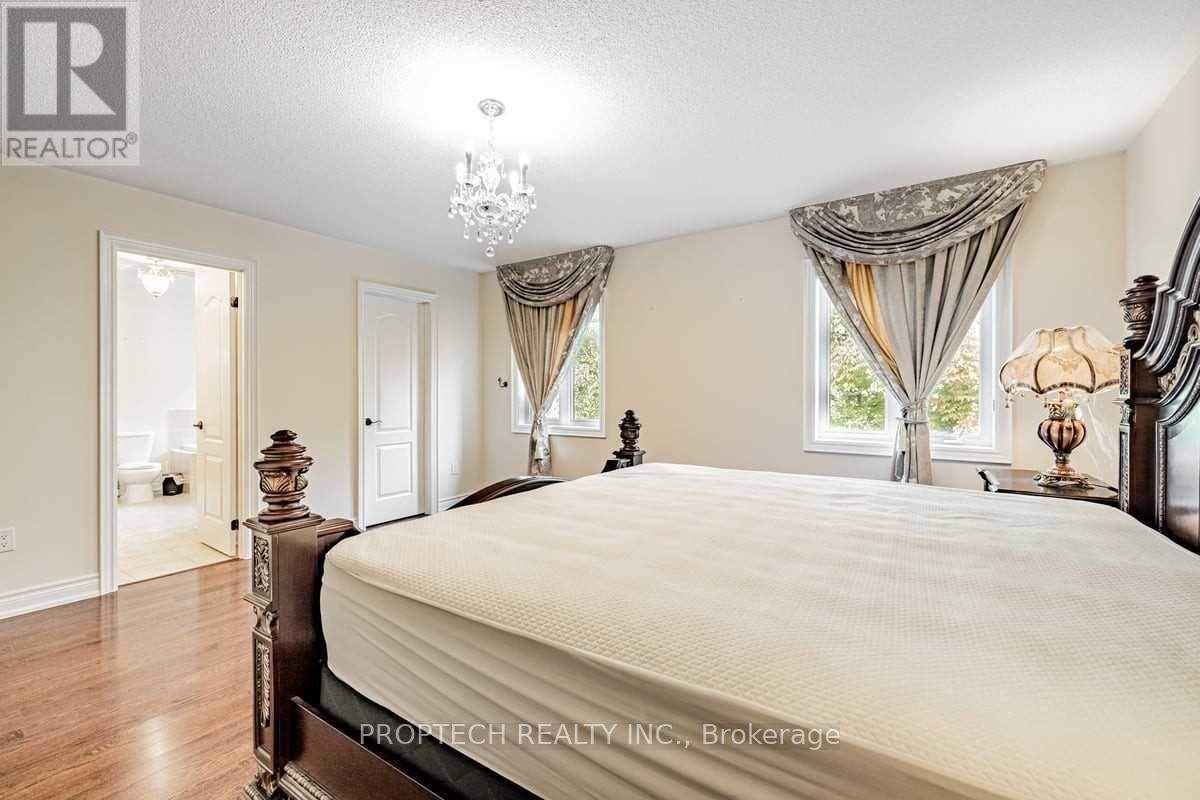 65 Magdalan Crescent, Richmond Hill, Ontario  L4E 0N5 - Photo 26 - N12401948
