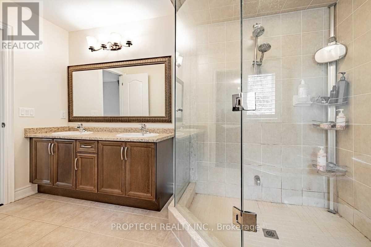 65 Magdalan Crescent, Richmond Hill, Ontario  L4E 0N5 - Photo 29 - N12401948