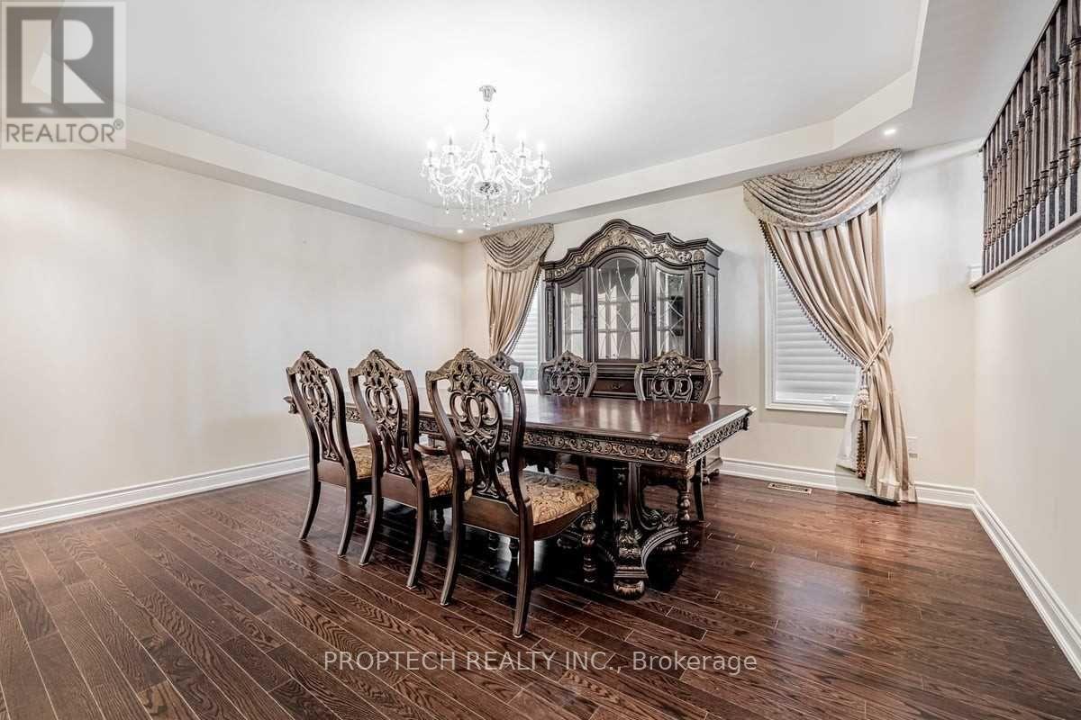 65 Magdalan Crescent, Richmond Hill, Ontario  L4E 0N5 - Photo 3 - N12401948
