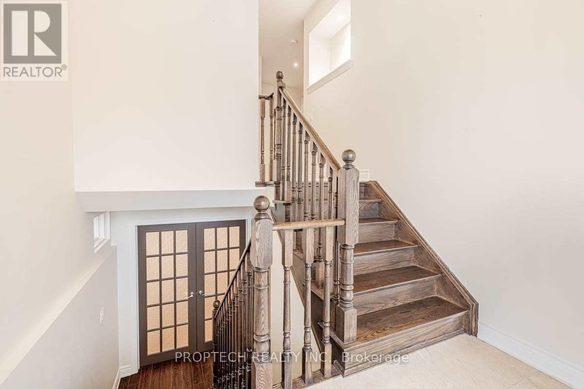 65 Magdalan Crescent, Richmond Hill, Ontario  L4E 0N5 - Photo 30 - N12401948