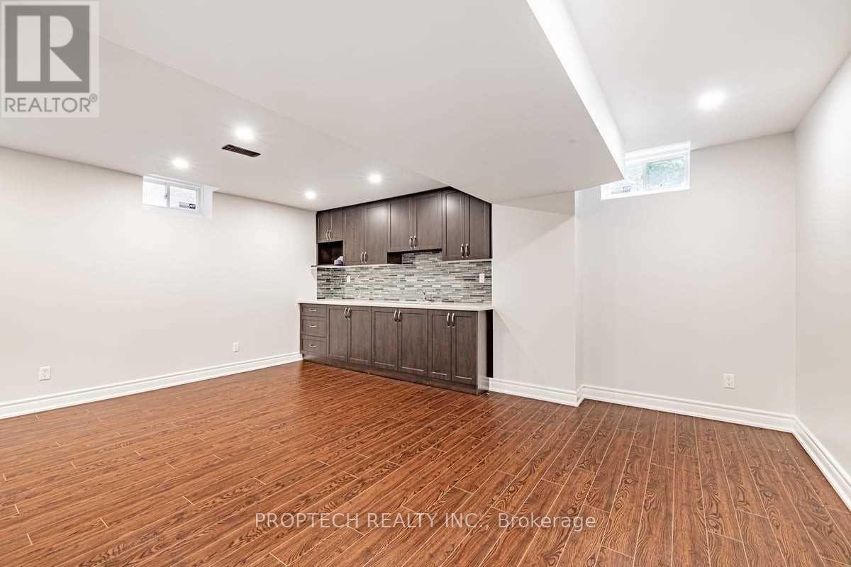 65 Magdalan Crescent, Richmond Hill, Ontario  L4E 0N5 - Photo 32 - N12401948