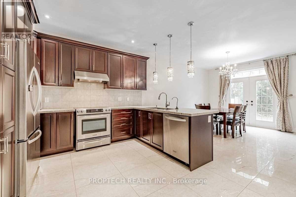 65 Magdalan Crescent, Richmond Hill, Ontario  L4E 0N5 - Photo 6 - N12401948