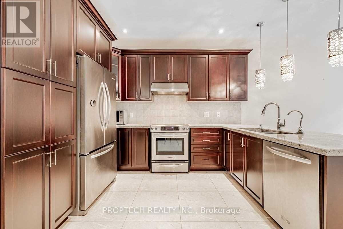65 Magdalan Crescent, Richmond Hill, Ontario  L4E 0N5 - Photo 7 - N12401948
