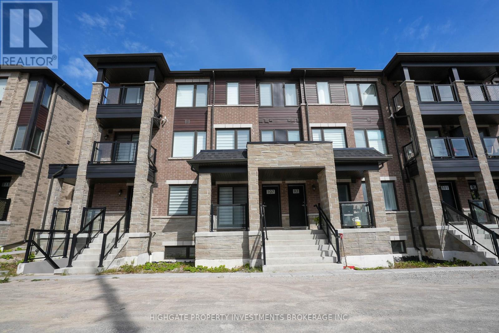 107 APPLETREE LANE, Barrie, Ontario