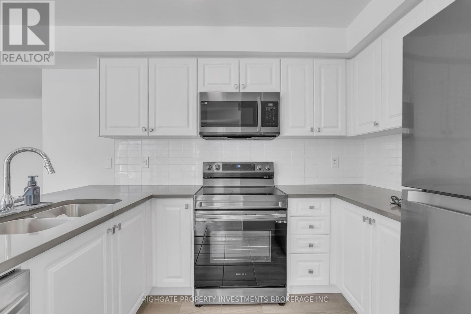 107 Appletree Lane, Barrie, Ontario  L9J 0P1 - Photo 10 - S12401959
