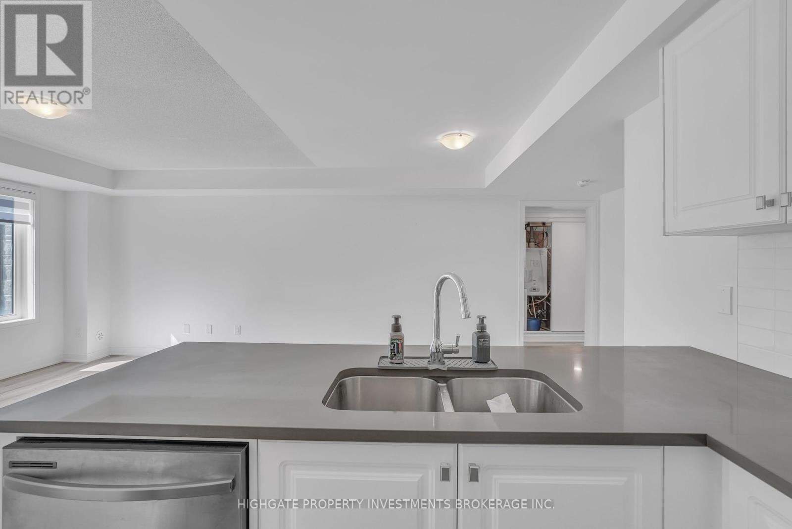 107 Appletree Lane, Barrie, Ontario  L9J 0P1 - Photo 11 - S12401959