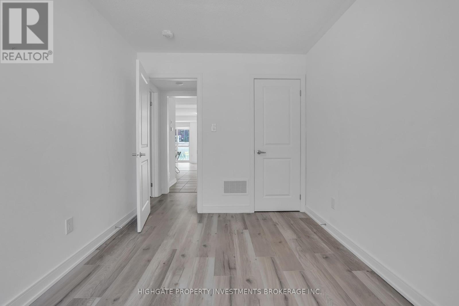 107 Appletree Lane, Barrie, Ontario  L9J 0P1 - Photo 22 - S12401959