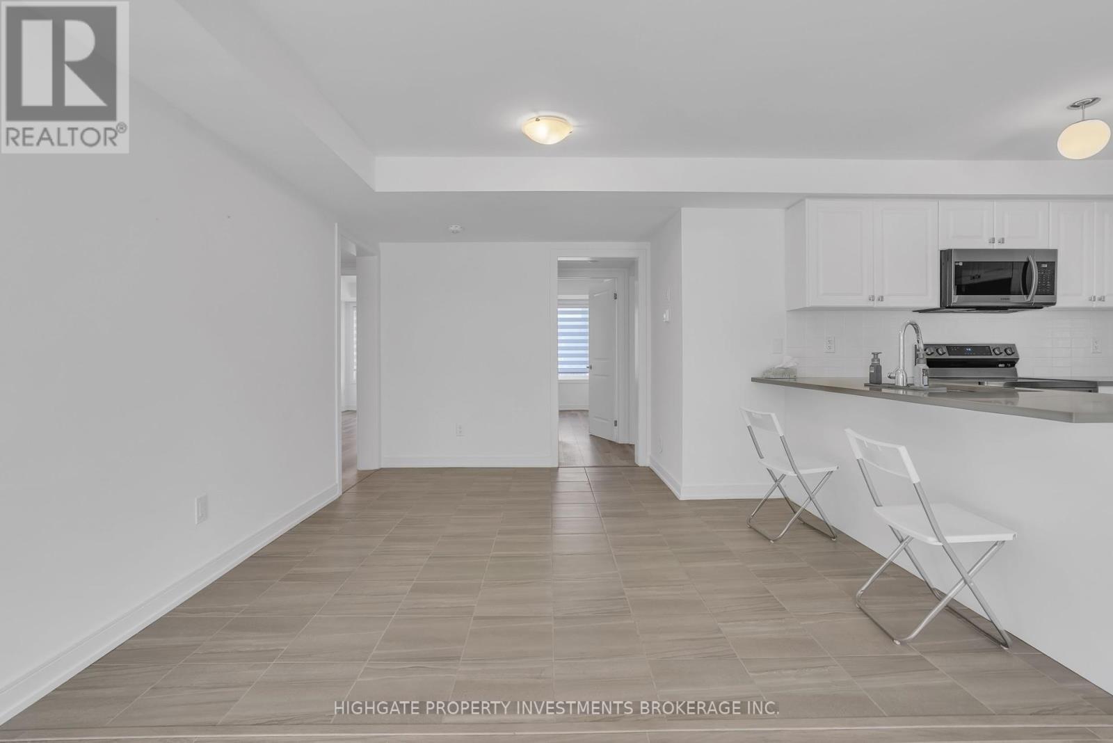 107 Appletree Lane, Barrie, Ontario  L9J 0P1 - Photo 5 - S12401959