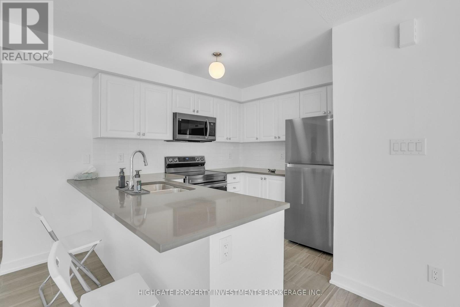 107 Appletree Lane, Barrie, Ontario  L9J 0P1 - Photo 6 - S12401959