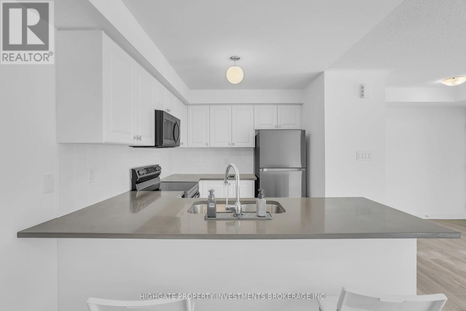 107 Appletree Lane, Barrie, Ontario  L9J 0P1 - Photo 7 - S12401959