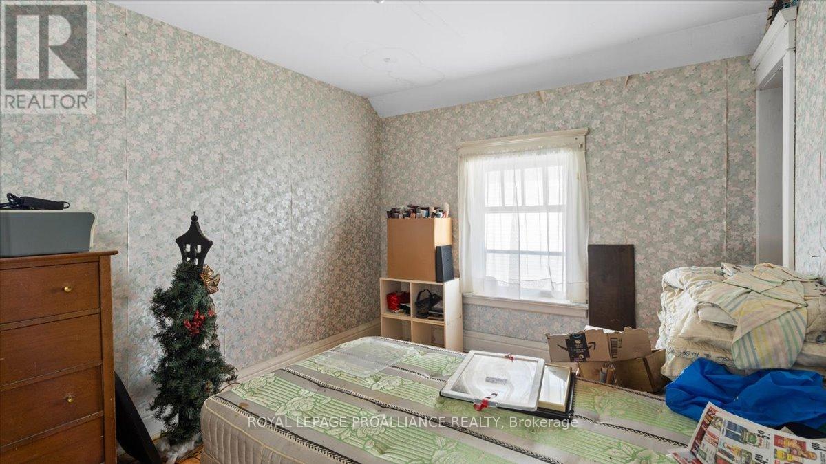 51 1/2 North Front Street, Belleville, Ontario  K8P 3B2 - Photo 14 - X12402016