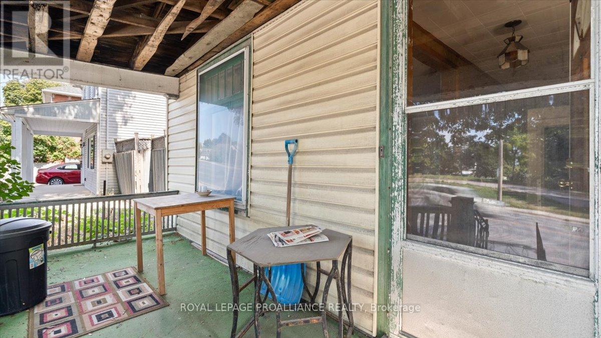 51 1/2 North Front Street, Belleville, Ontario  K8P 3B2 - Photo 2 - X12402016