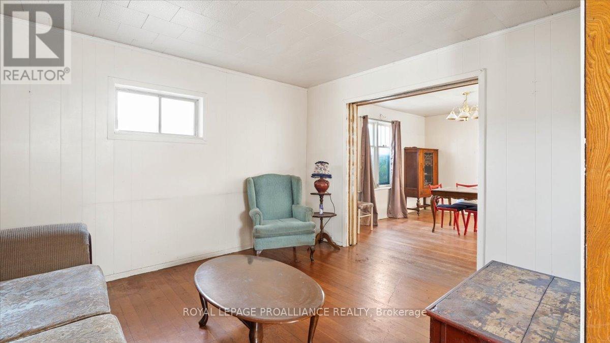 51 1/2 North Front Street, Belleville, Ontario  K8P 3B2 - Photo 4 - X12402016