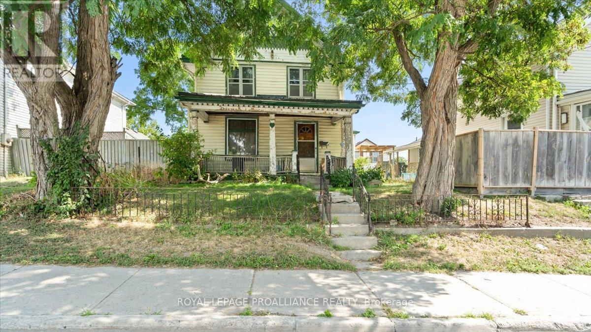 51 1/2 North Front Street, Belleville, Ontario  K8P 3B2 - Photo 7 - X12402016