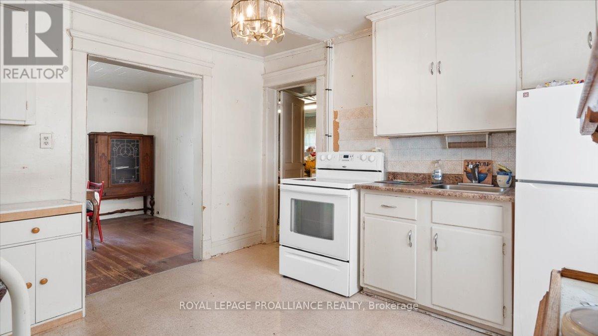 51 1/2 North Front Street, Belleville, Ontario  K8P 3B2 - Photo 8 - X12402016