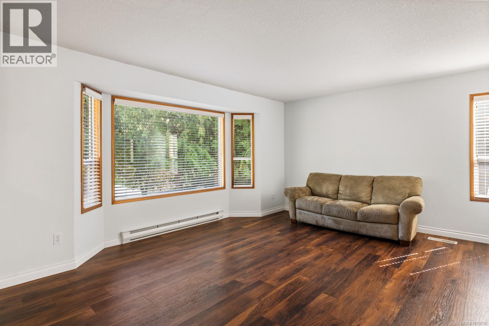 Property at 3300 Tyerman Pl image 2