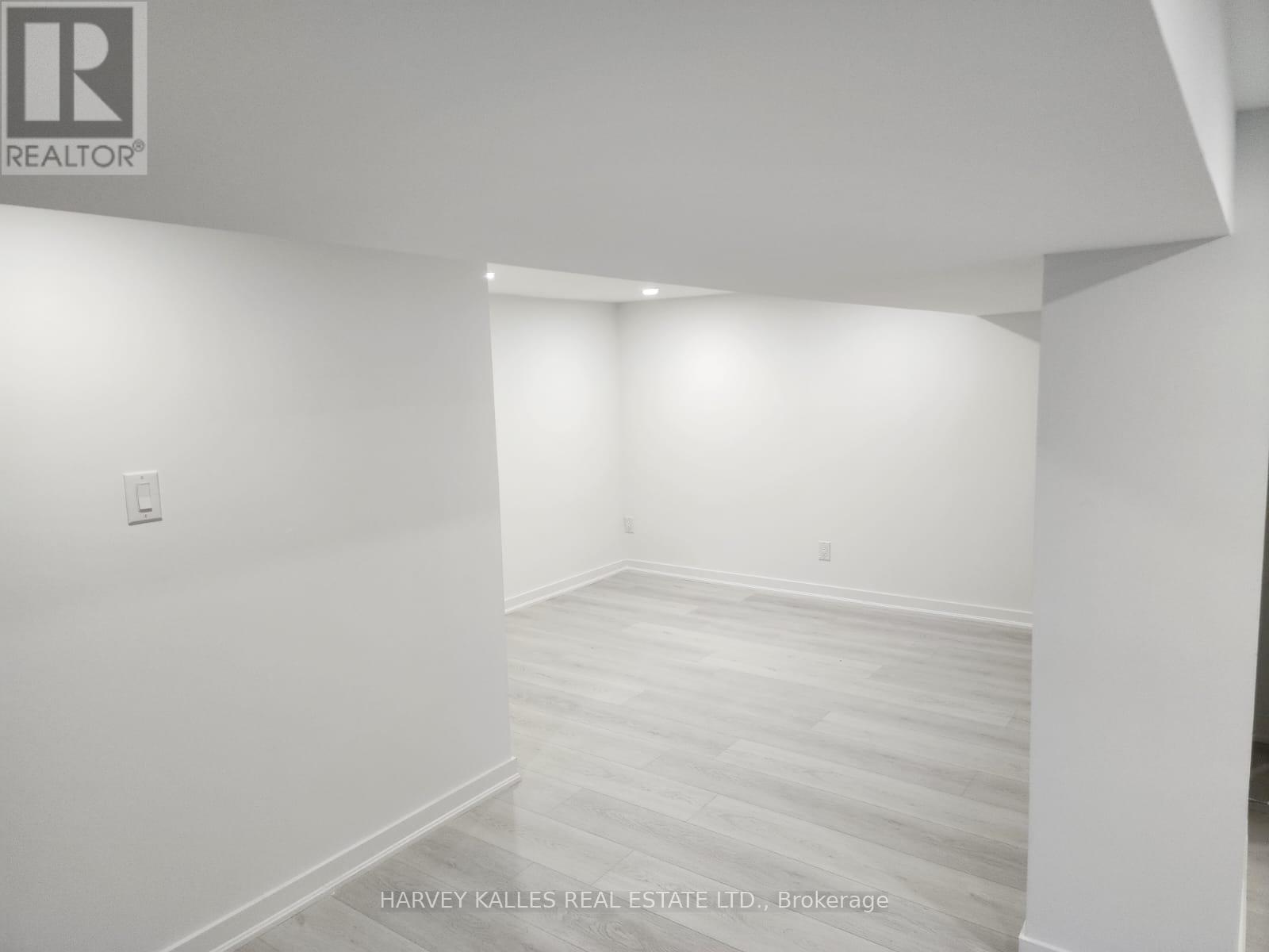 Lower - 31 Fairlin Drive, Toronto, Ontario  M9B 4J1 - Photo 16 - W12401968