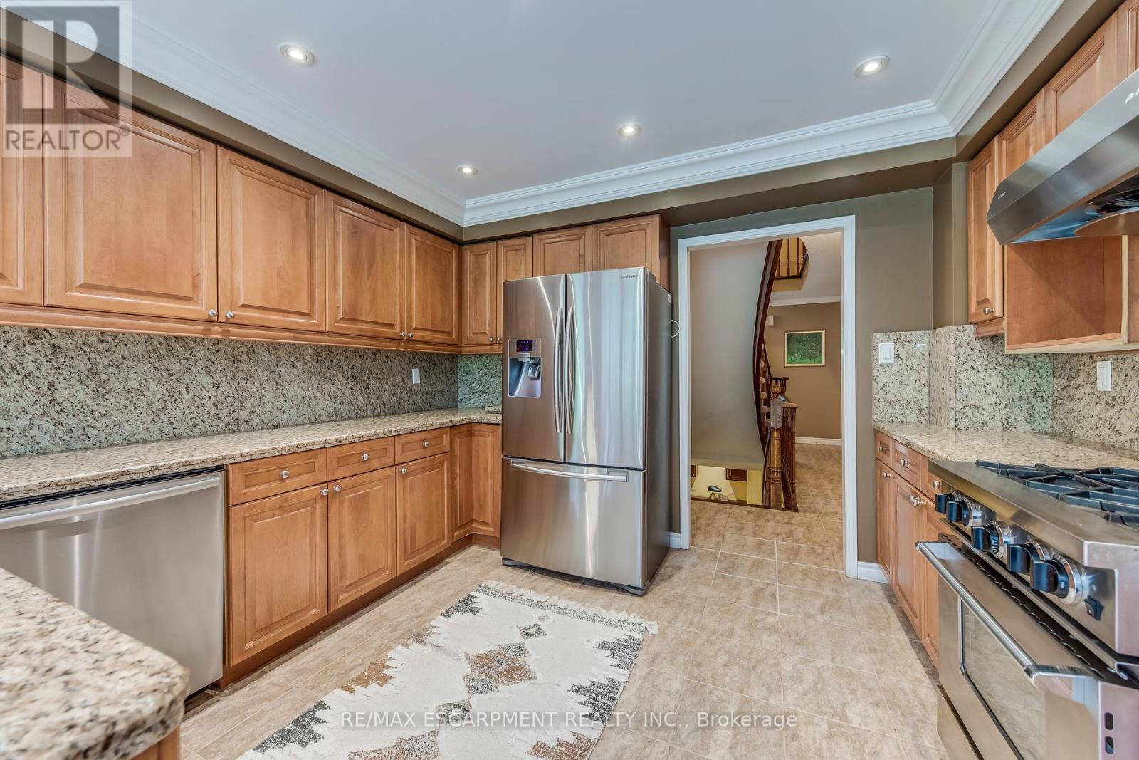 1246 Saddler Circle, Oakville, Ontario  L6M 2X5 - Photo 17 - W12401977