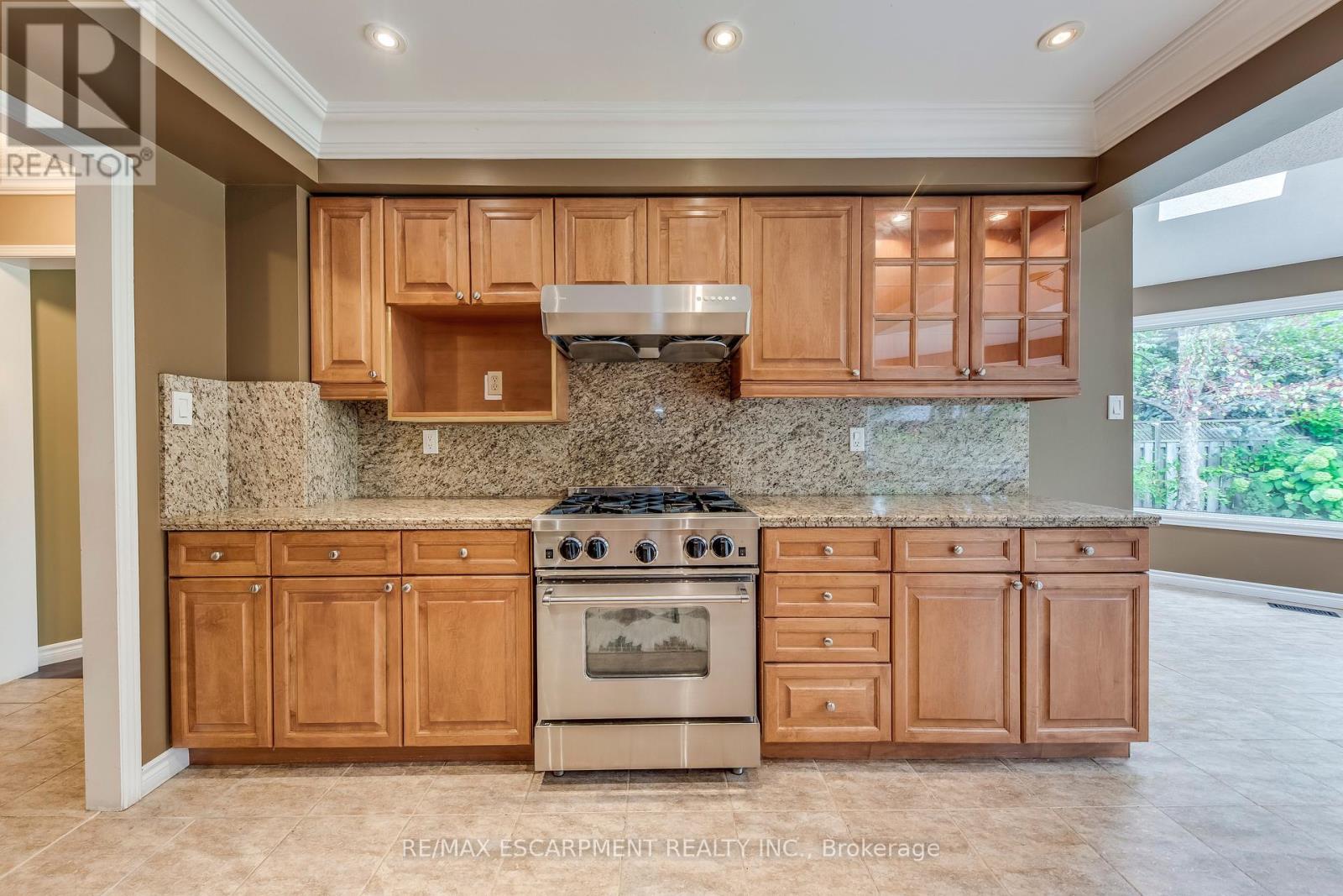 1246 Saddler Circle, Oakville, Ontario  L6M 2X5 - Photo 20 - W12401977
