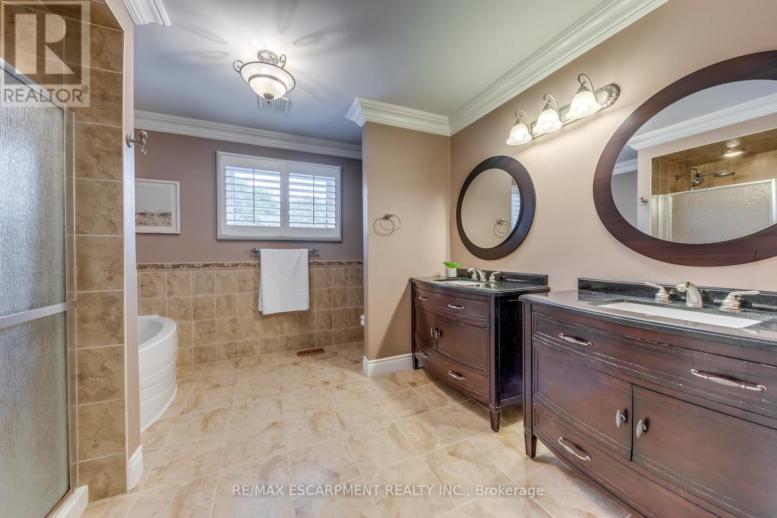 1246 Saddler Circle, Oakville, Ontario  L6M 2X5 - Photo 29 - W12401977
