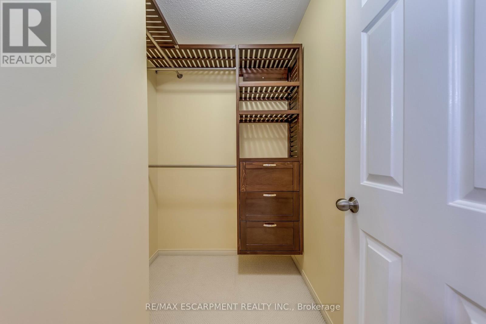 1246 Saddler Circle, Oakville, Ontario  L6M 2X5 - Photo 31 - W12401977