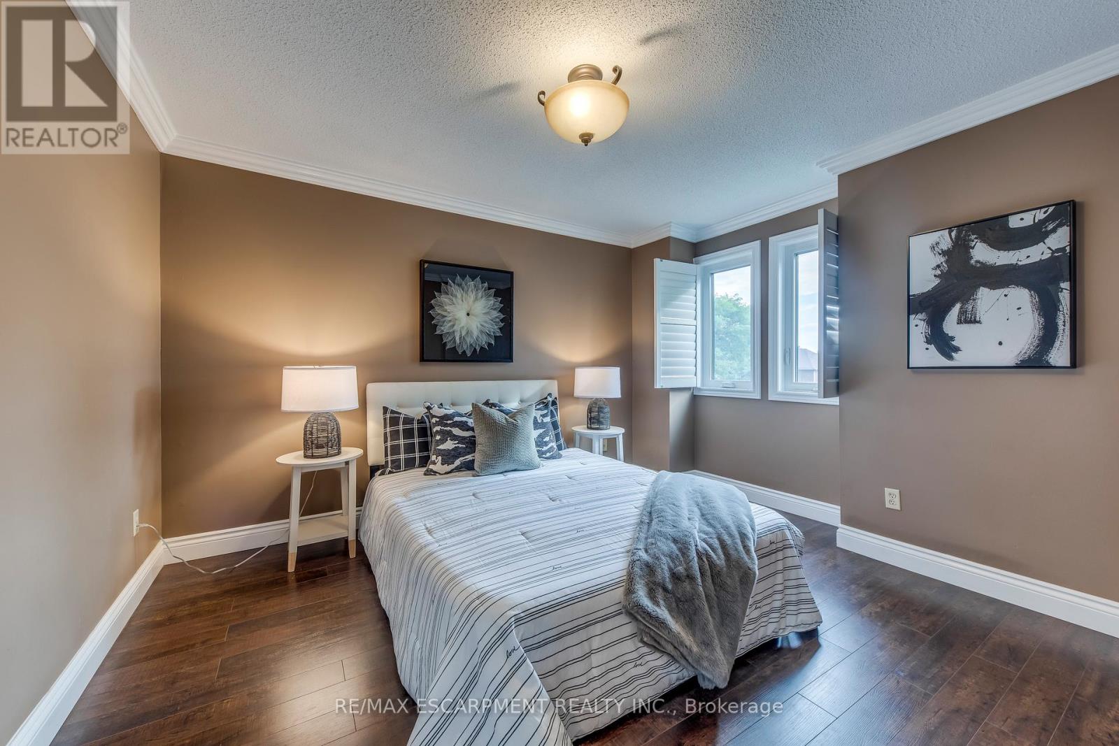 1246 Saddler Circle, Oakville, Ontario  L6M 2X5 - Photo 32 - W12401977