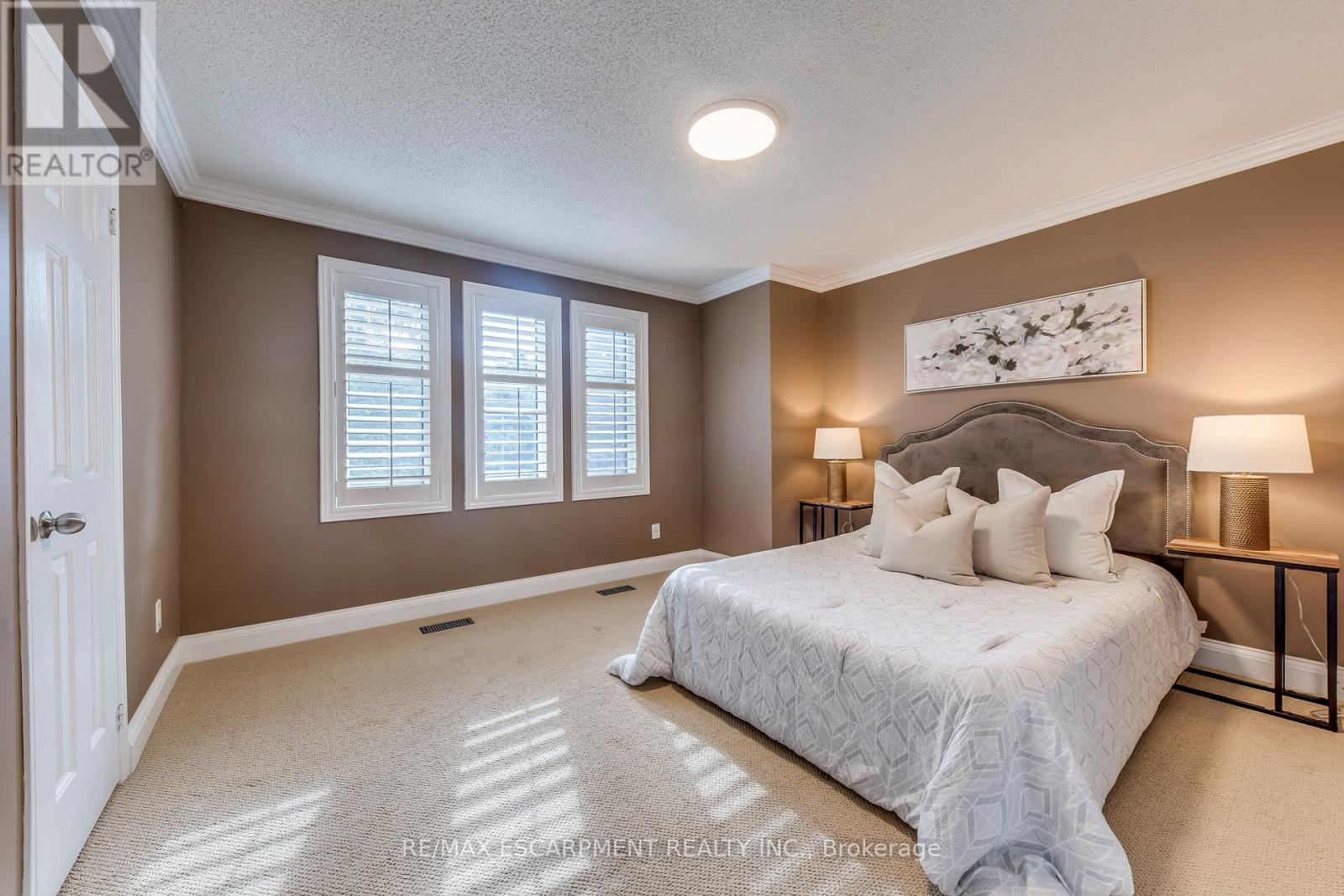 1246 Saddler Circle, Oakville, Ontario  L6M 2X5 - Photo 34 - W12401977