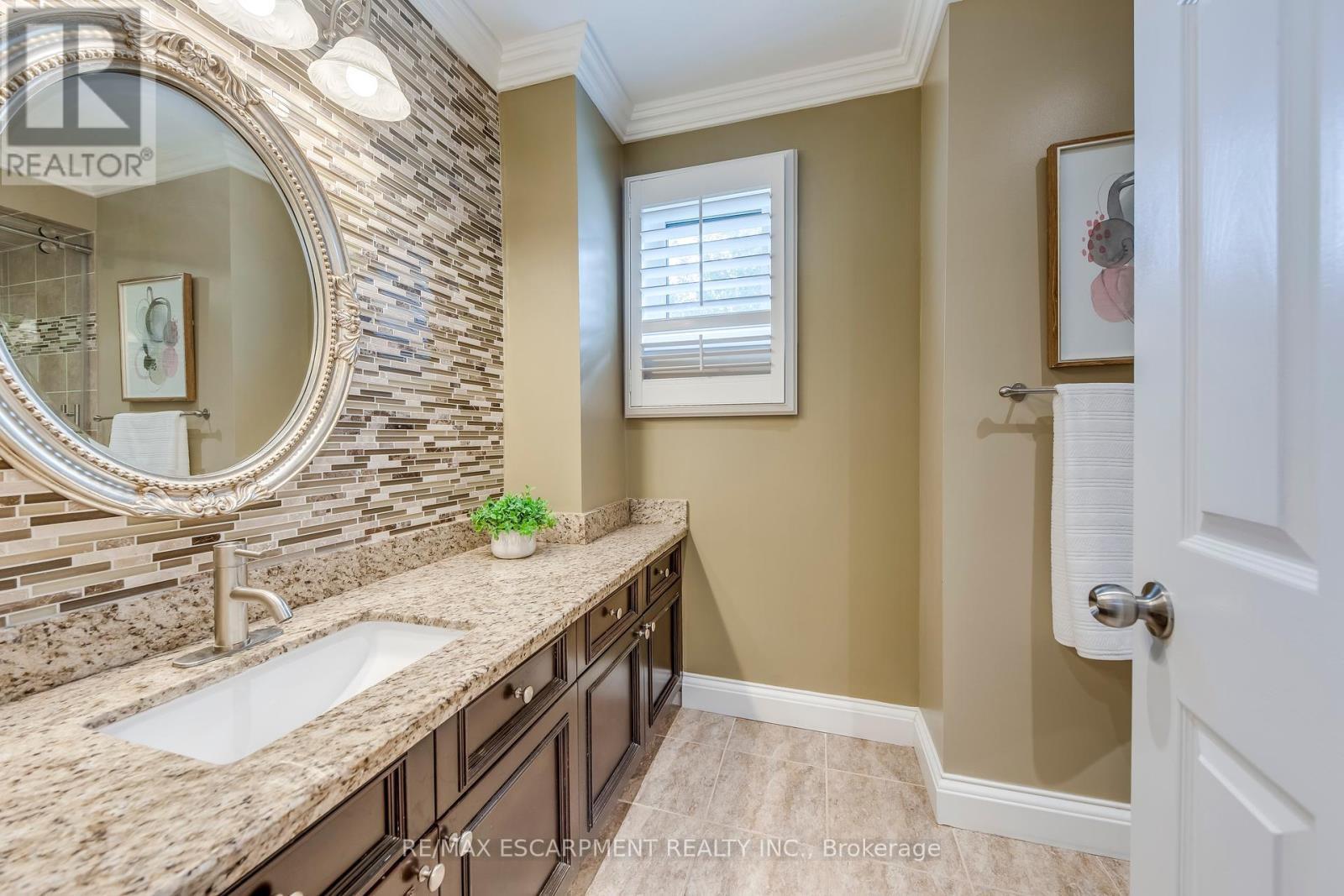1246 Saddler Circle, Oakville, Ontario  L6M 2X5 - Photo 35 - W12401977
