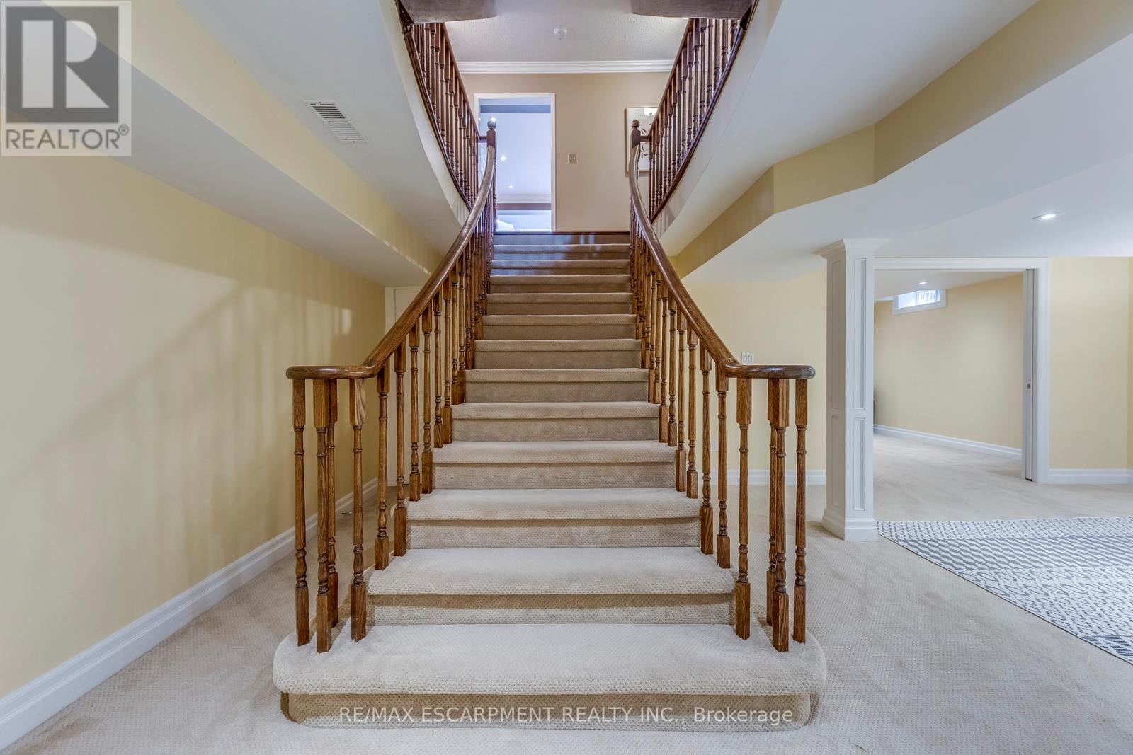 1246 Saddler Circle, Oakville, Ontario  L6M 2X5 - Photo 38 - W12401977