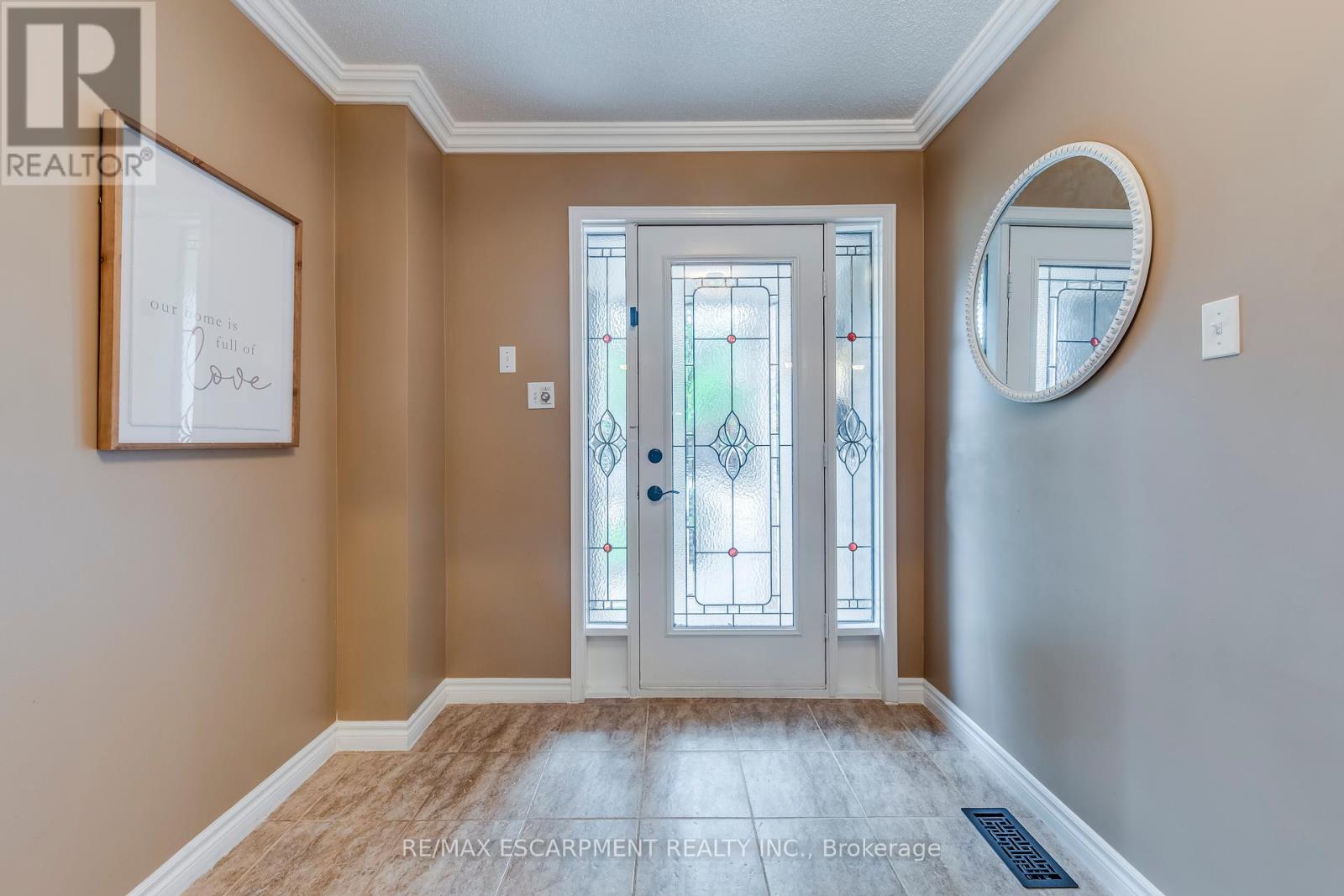 1246 Saddler Circle, Oakville, Ontario  L6M 2X5 - Photo 4 - W12401977