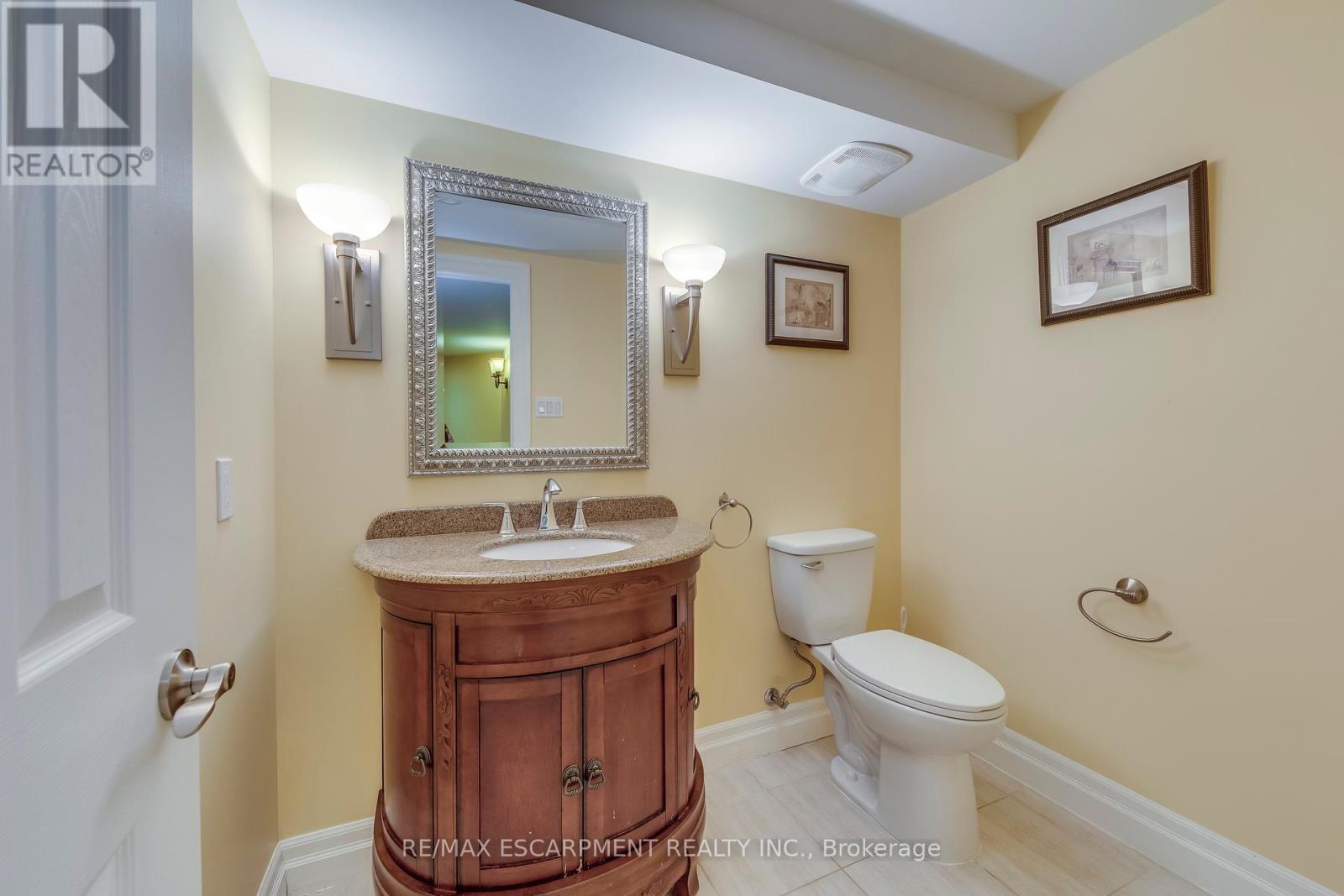 1246 Saddler Circle, Oakville, Ontario  L6M 2X5 - Photo 45 - W12401977