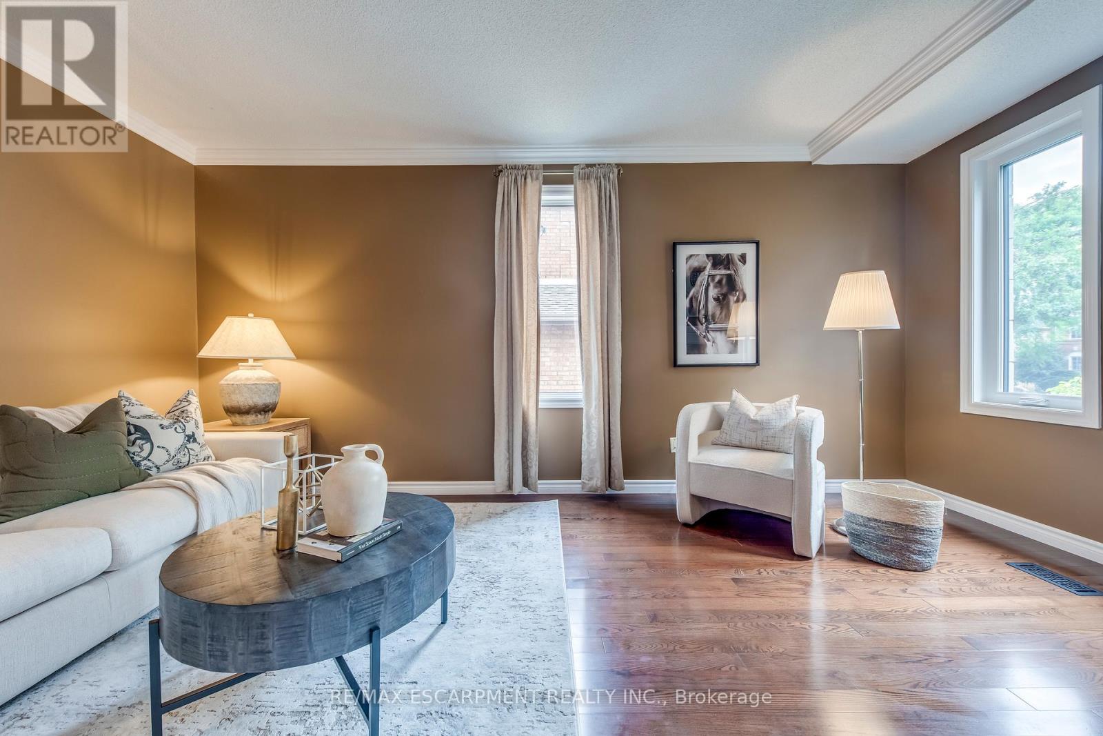 1246 Saddler Circle, Oakville, Ontario  L6M 2X5 - Photo 6 - W12401977