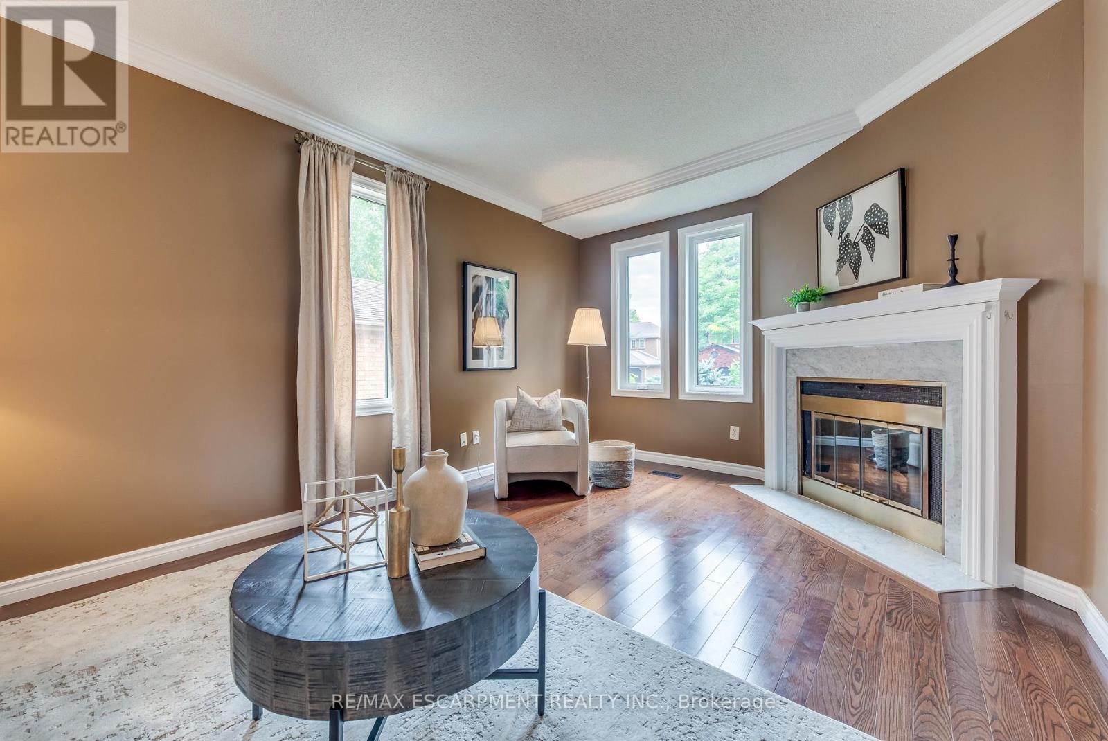 1246 Saddler Circle, Oakville, Ontario  L6M 2X5 - Photo 7 - W12401977