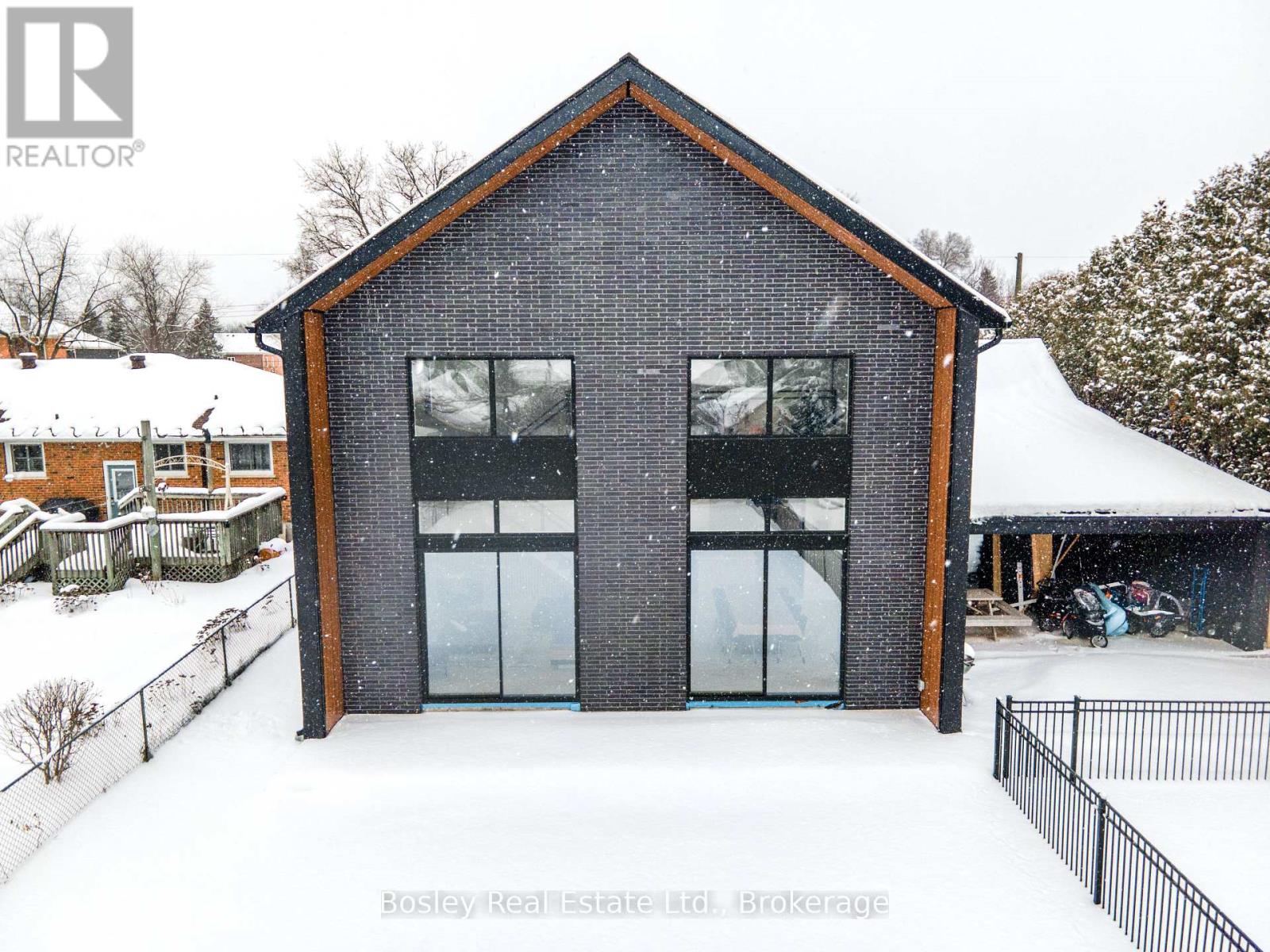 142 Sixth Street, Collingwood, Ontario  L9Y 1Y9 - Photo 4 - S12402011