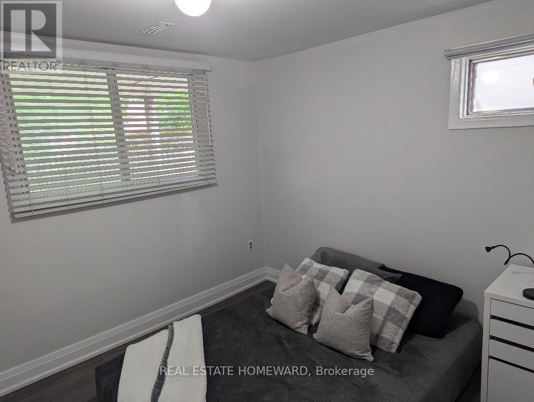 17 Bingham Street, Richmond Hill, Ontario  L4C 8Y6 - Photo 4 - N12336005