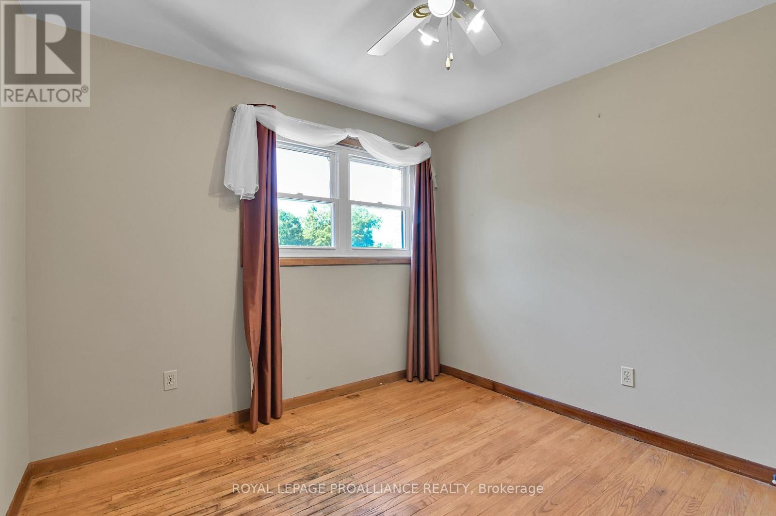 14 Davison Avenue, Brockville, Ontario  K6V 3C2 - Photo 17 - X12393160