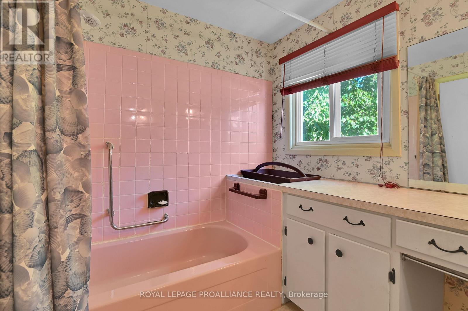 14 Davison Avenue, Brockville, Ontario  K6V 3C2 - Photo 20 - X12393160