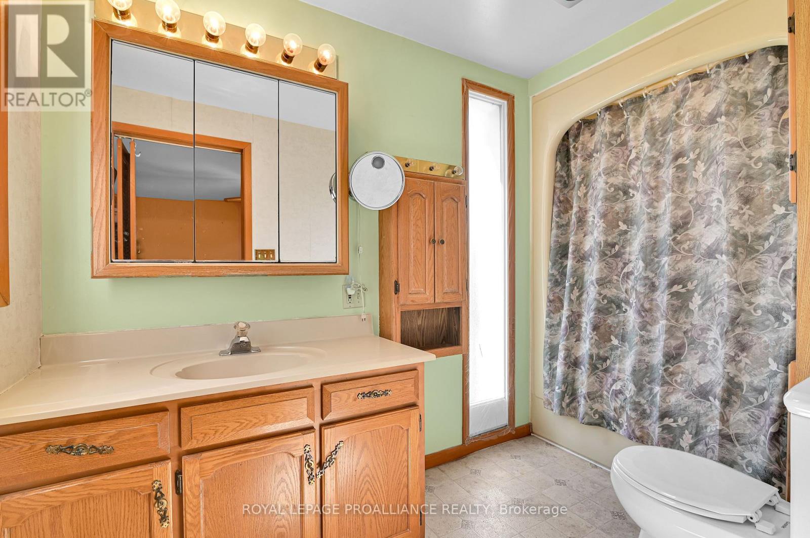 14 Davison Avenue, Brockville, Ontario  K6V 3C2 - Photo 16 - X12393160