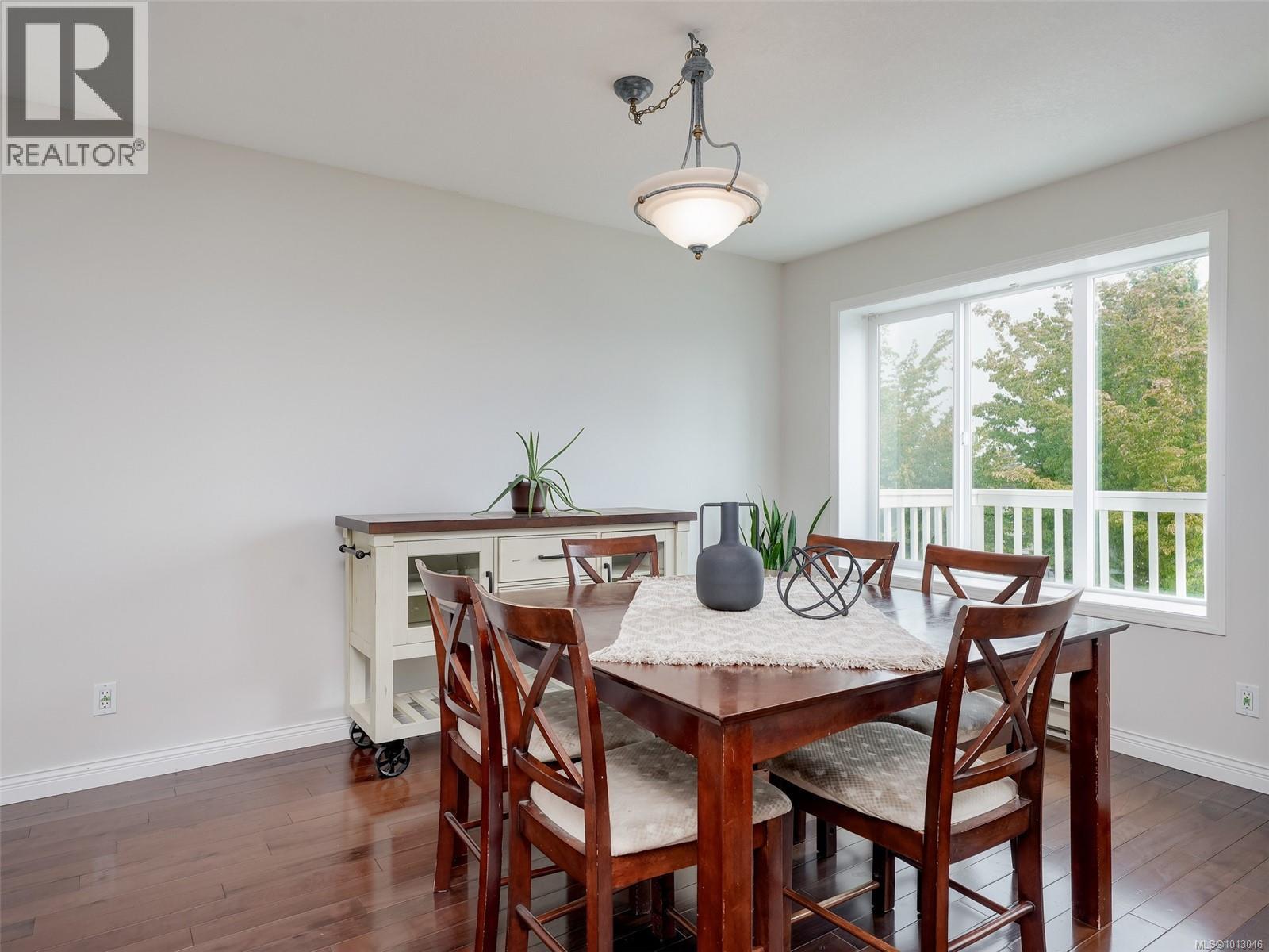 Property at 2567 Wilcox Terr image 4