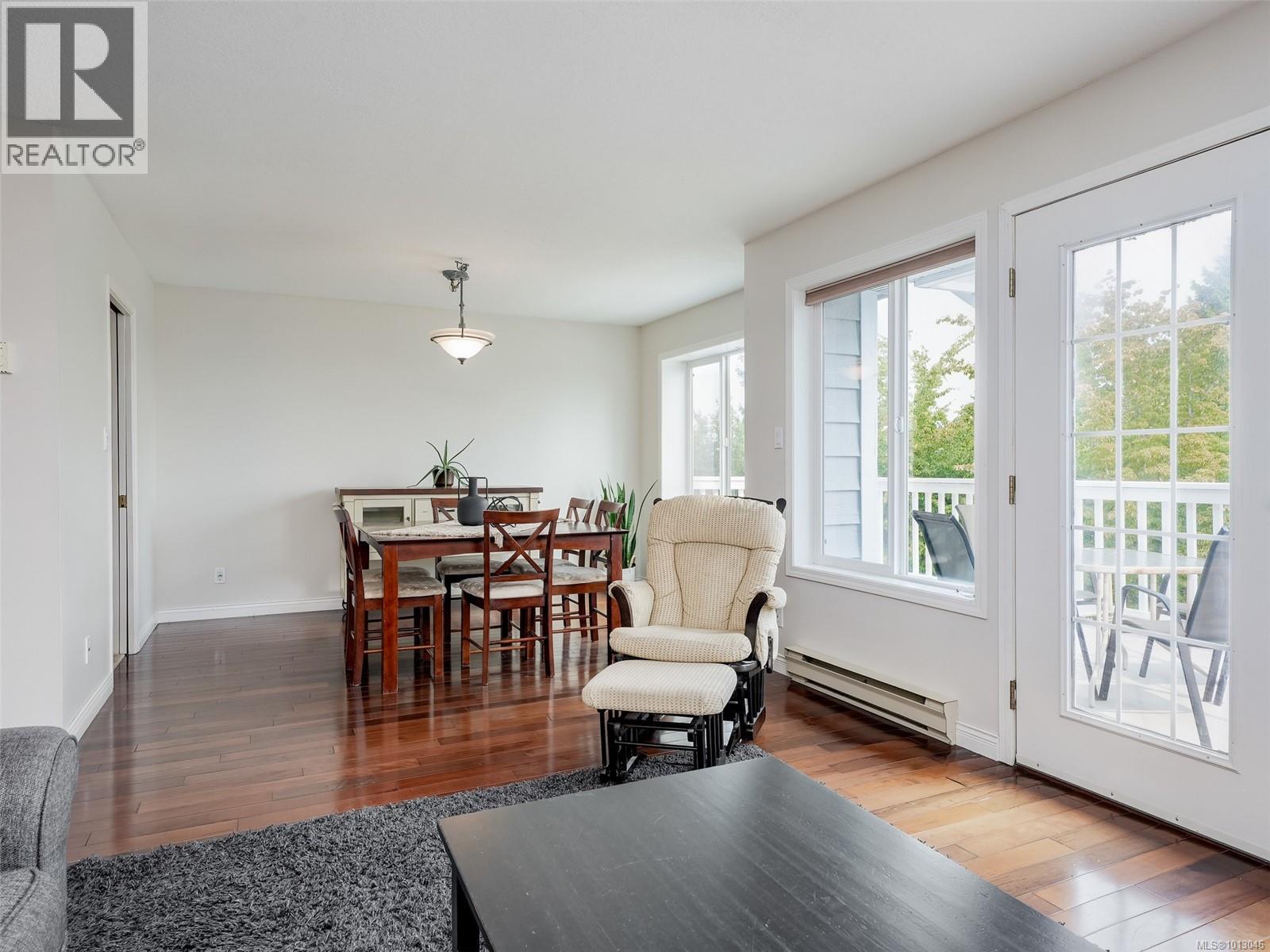 Property at 2567 Wilcox Terr image 3