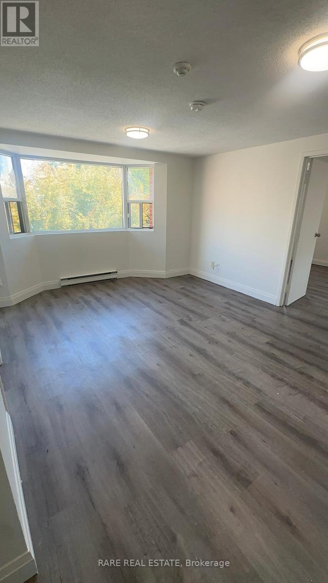 9 - 99 Bellevue Avenue, Toronto, Ontario  M5T 2N8 - Photo 2 - C12402013