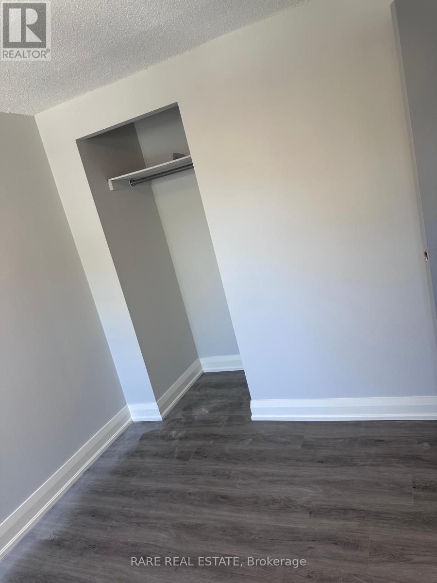 9 - 99 Bellevue Avenue, Toronto, Ontario  M5T 2N8 - Photo 4 - C12402013
