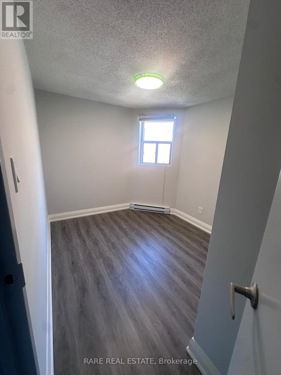9 - 99 Bellevue Avenue, Toronto, Ontario  M5T 2N8 - Photo 5 - C12402013
