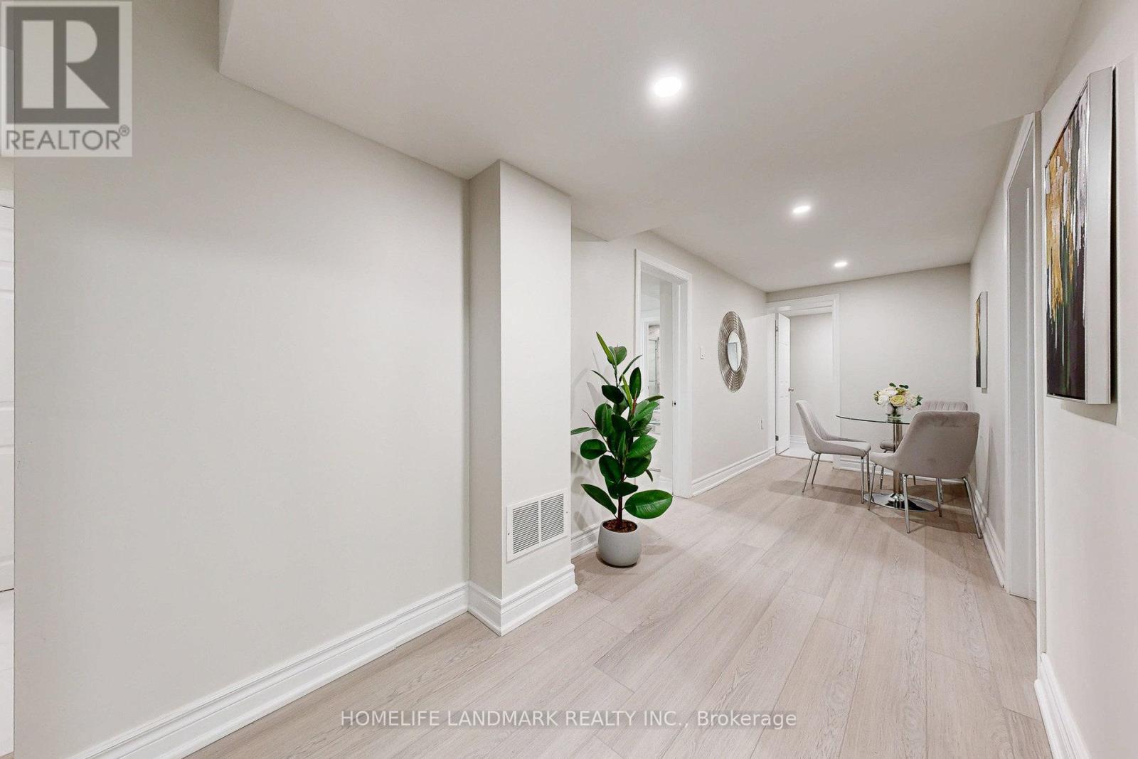 17 Oldborough Circle, Toronto, Ontario  M2J 3A1 - Photo 31 - C12402019