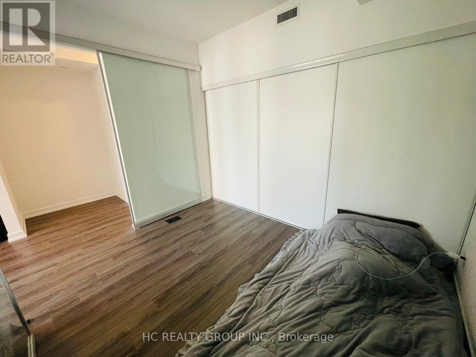 1321 - 20 Edward Street, Toronto, Ontario  M5G 0C5 - Photo 8 - C12402024